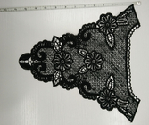 Collier noir de dentelle de crochet avec la belle conception, écologique