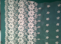 Épouser le tissu brodé de dentelle de fleur