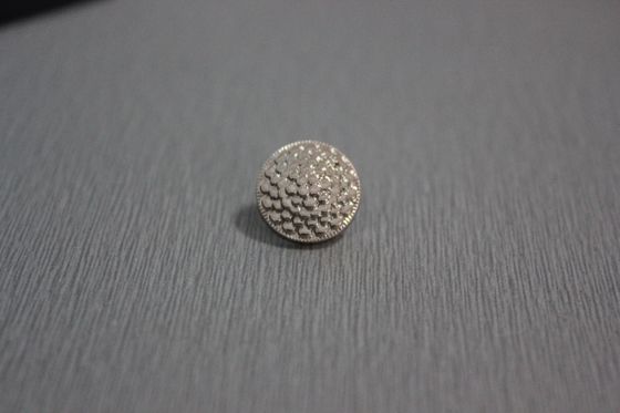 Façonnez à modèle d'échelle les boutons faits sur commande d'habillement pour la chemise/vêtement