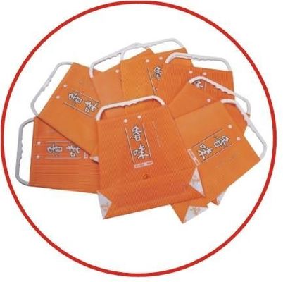Sacs à provisions en plastique adaptés aux besoins du client de promotion de sac de poignée d'habillement