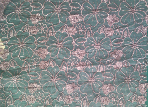 Tissu de dentelle brodé par polyester