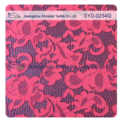 Tissu élastique rouge de dentelle de broderie de guipure de mode pour des robes de mariage
