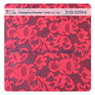 Tissu élastique rouge de dentelle de broderie de guipure de mode pour des robes de mariage