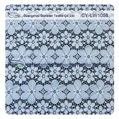 Équilibre floral bleu élastique de tissu de dentelle de Spandex en nylon pour Madame Garment