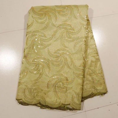 Tissu de dentelle brodé par or pour la robe de mariage, vêtement