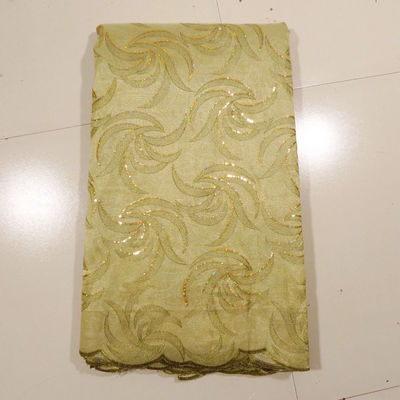 Tissu de dentelle brodé par or pour la robe de mariage, vêtement
