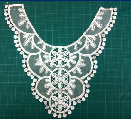 Collier de coton de maille de broderie, collier adapté aux besoins du client de dentelle de crochet