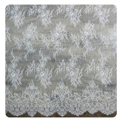 Les shorts en nylon brodés d'équilibre de dentelle de cil/ont brodé le tissu de dentelle