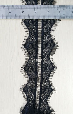 Équilibre décoratif de dentelle de coton d'habillement noir de vêtement dans la dentelle de cil