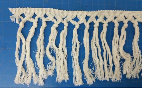 Frangez l'équilibre décoratif de dentelle doux de modèle noire/blanc 11cm de fleur