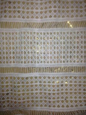 Blanc décoratif de modèle de fleur d'équilibre de dentelle de modèle régulier pour les robes de la fille