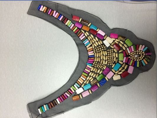 Règlage décoratif de collier de perle de vêtement d'OEM/ODM fait à la main