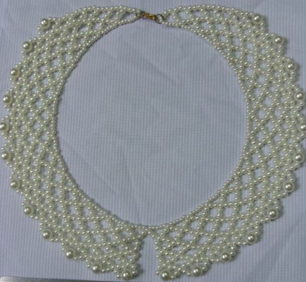 Le divers blanc tricotent à la main le collier retiary de perle de perle pour les femmes/robe de la dame