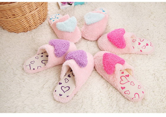 Bande dessinée 11" pantoufles de peluche de fille de l'amour 3D et bottes, pantoufles de dames confortables