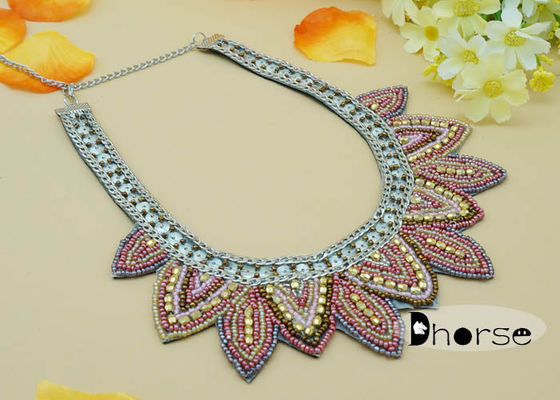 Collier décoratif de collier de perle de graine de fausses pierres, collier de collier de mode