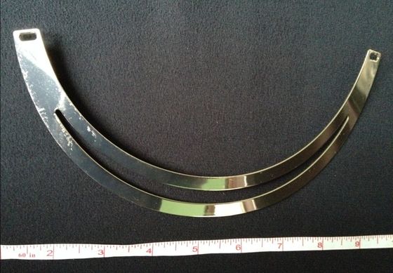 équilibre lourd de colliers en métal de collier