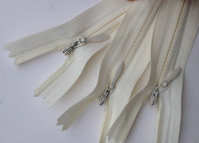 Les vêtements invisibles Zipper qui respecte l'environnement rose en nylon de GV des dents #3