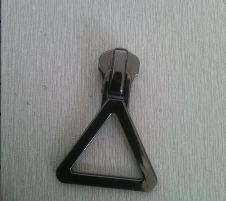 Tractions écologiques de tirette d'alliage pour la forme de triangle d'électrodéposition de Gunmetal de vêtements