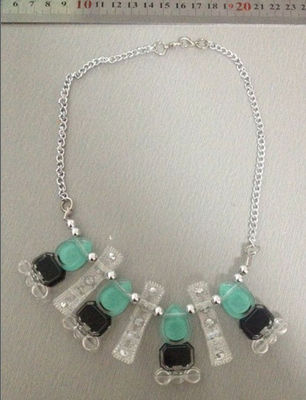 Noir bleu et espace libre de collier fabriqué à la main d'ABS et d'alliage avec la chaîne d'or