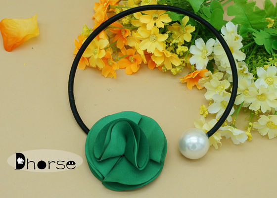 Les colliers perlés faits main de tissu perle verte de fleur de grande, collier ont perlé le collier