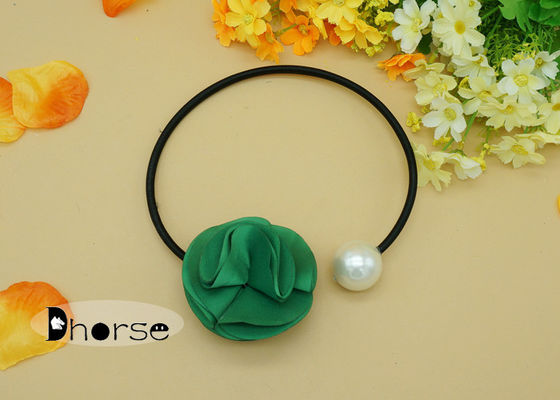 Les colliers perlés faits main de tissu perle verte de fleur de grande, collier ont perlé le collier