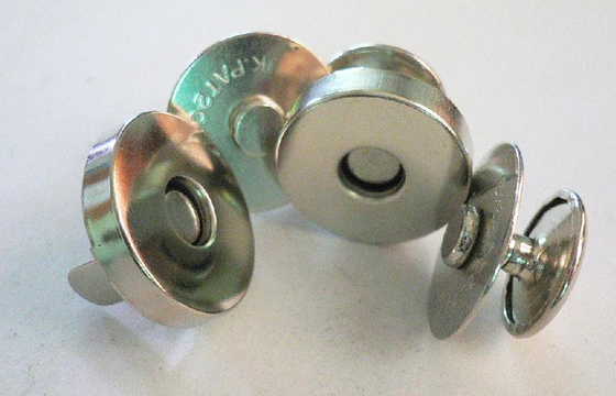 Metal le bouton magnétique de tableau blanc fort de nickel d'aimants de bouton d'attache instantanée de boucle