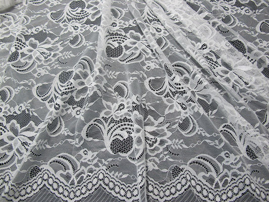 Floral suisse en nylon blanc de tissu de dentelle tricoté avec la dentelle de frontière et le bord de feston